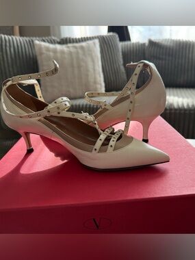 Valentino Garavani Bone Pumps